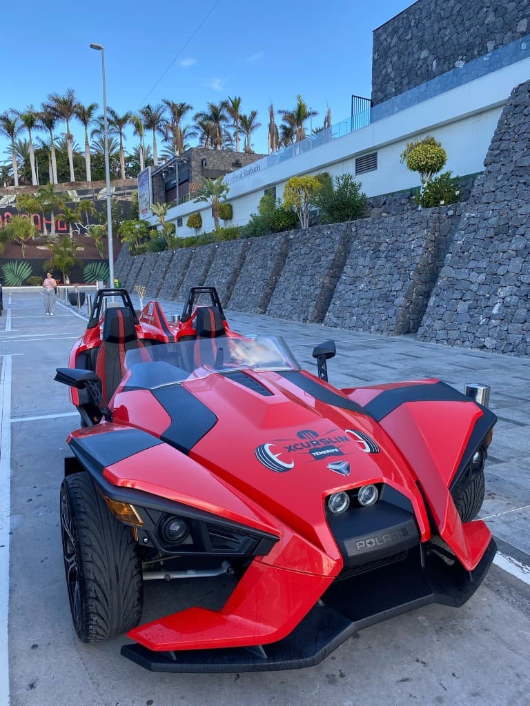 Tour de la isla con Polaris Slingshot